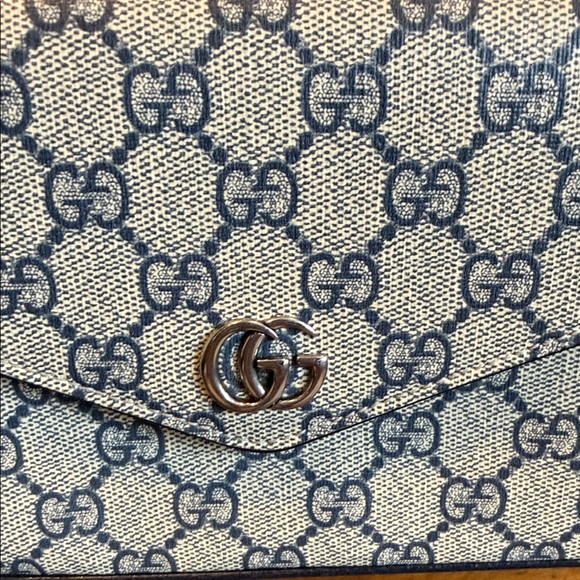 Gucci Beige and Navy Crossbody Bag - Picture 2 of 4